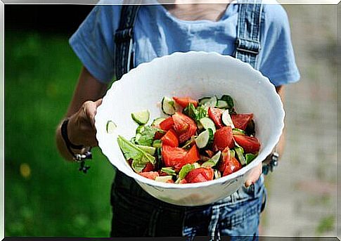 Children with salad